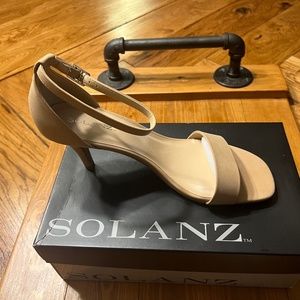 10 M Nude heels